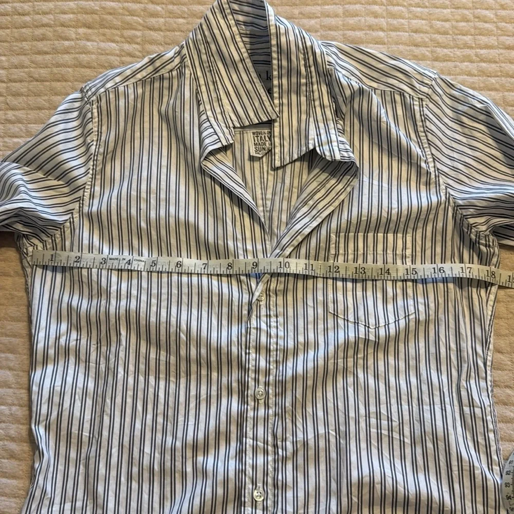 Frank & Eileen Crinkle Barry Button Down Blouse Small Gray & White Stripe - Picture 3 of 7